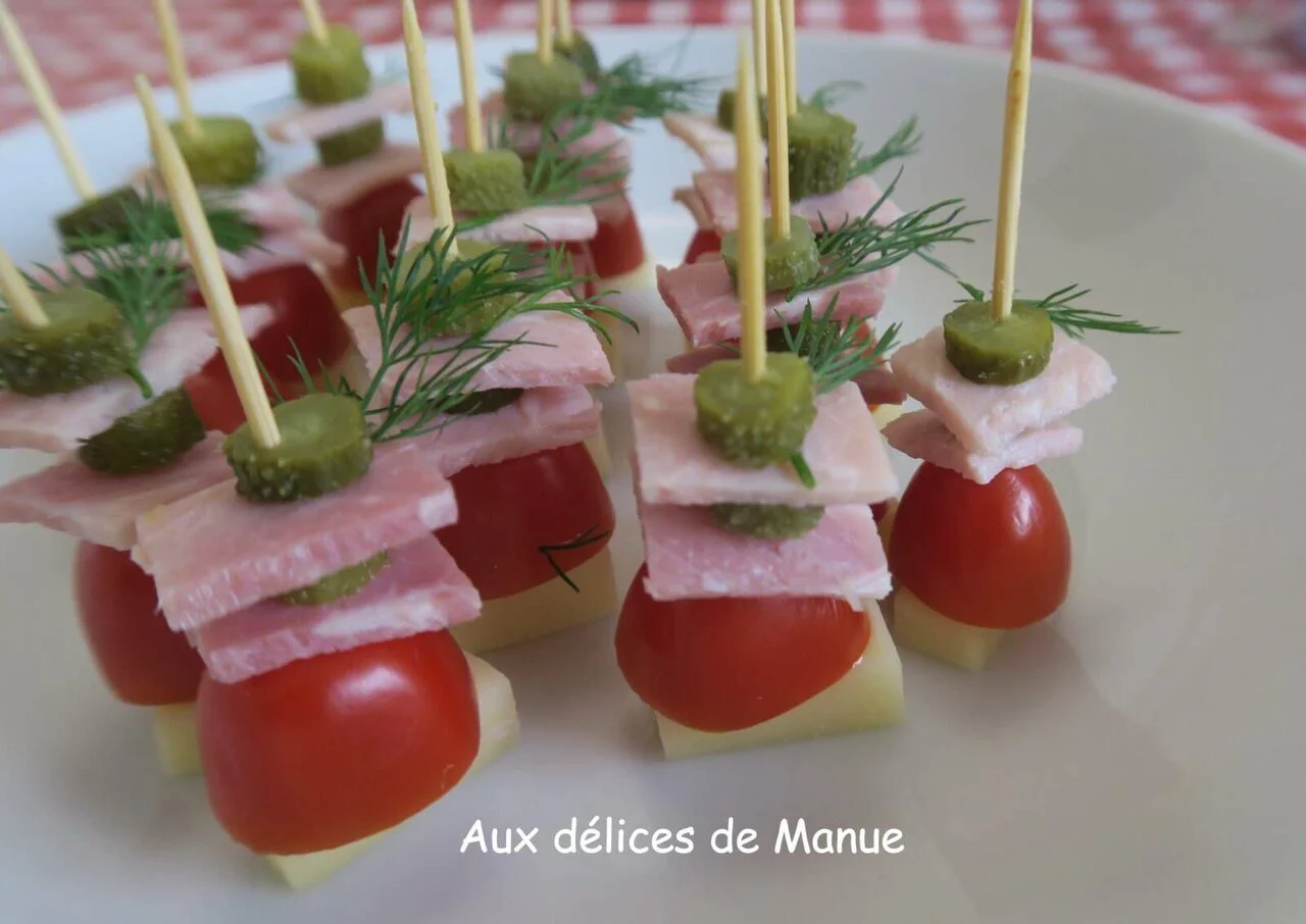 Pics apéritifs tomate cerise au jambon et Comté