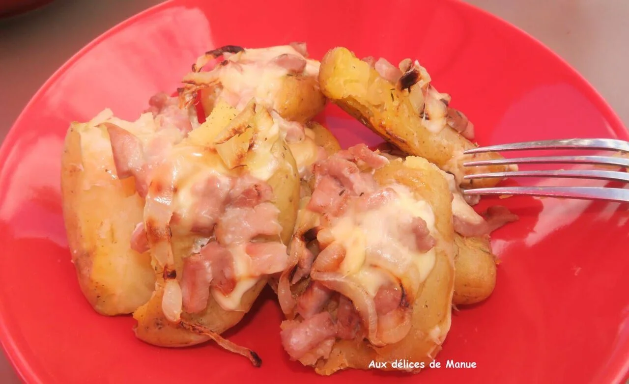Pommes de terre écrasées aux lardons et Saint-Nectaire