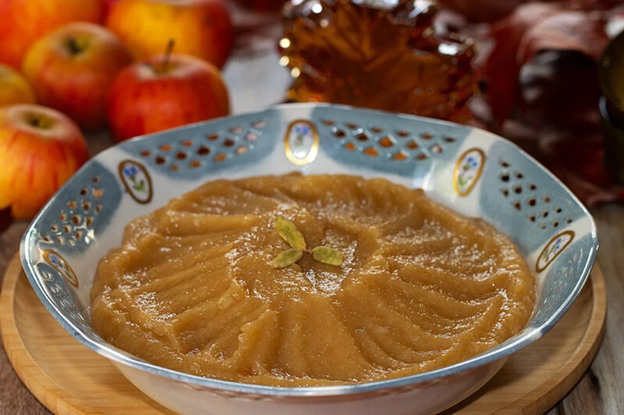 Compote de pommes à la cardamome et sirop d'érable