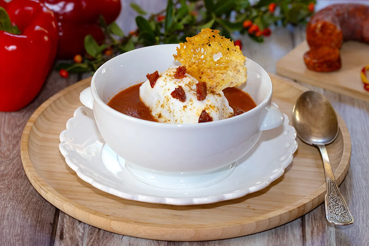 Île flottante aux poivrons, chorizo et parmesan