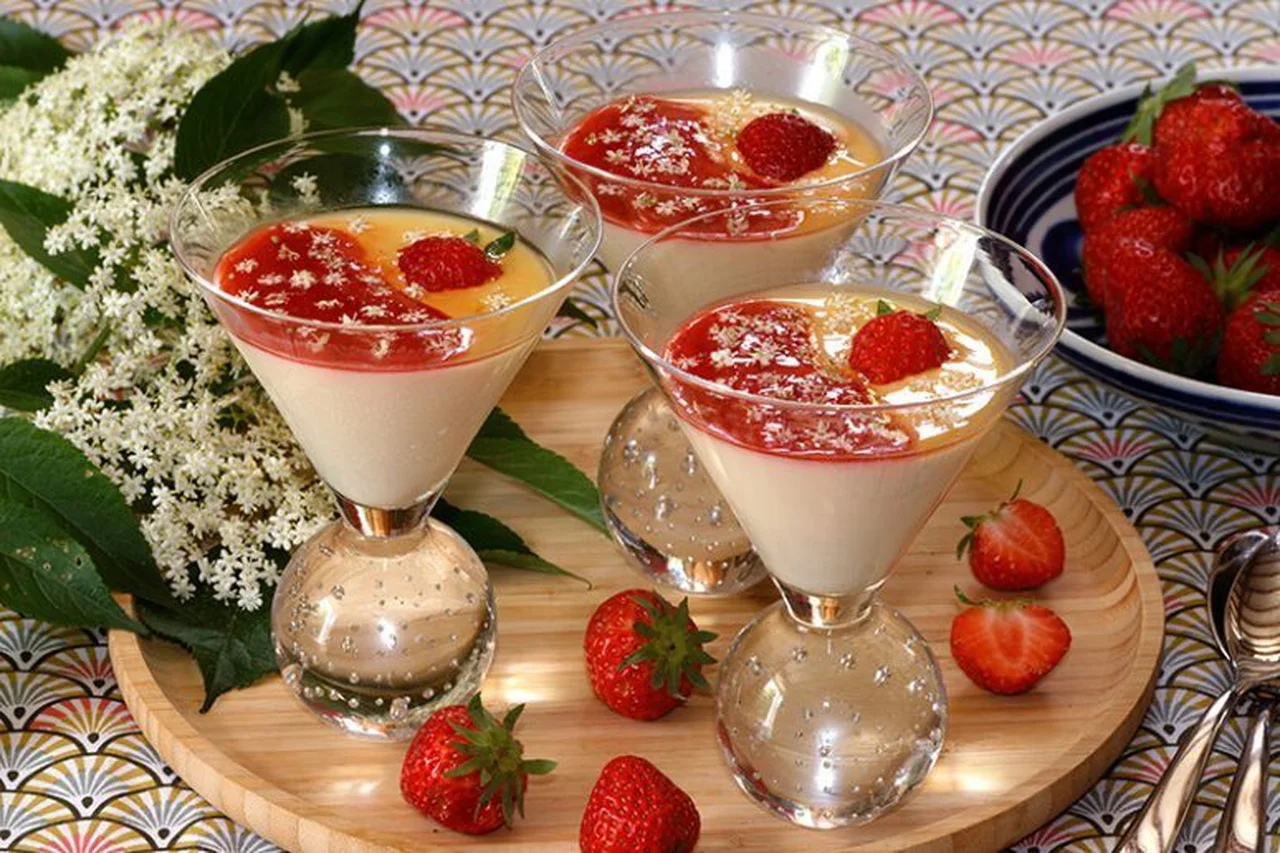 Panna cotta aux fleurs et sirop de sureau