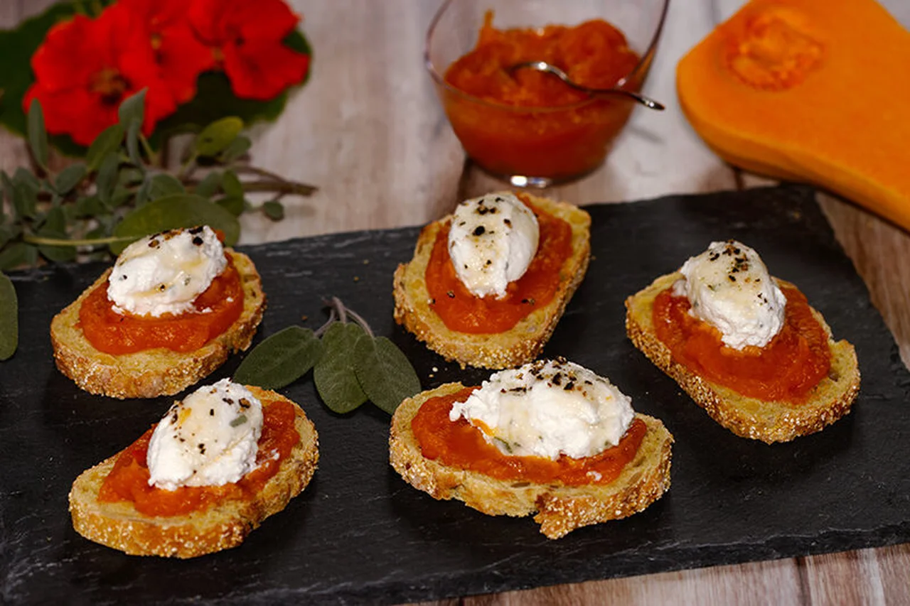 Tartine marmelade butternut, ricotta sauge et miel
