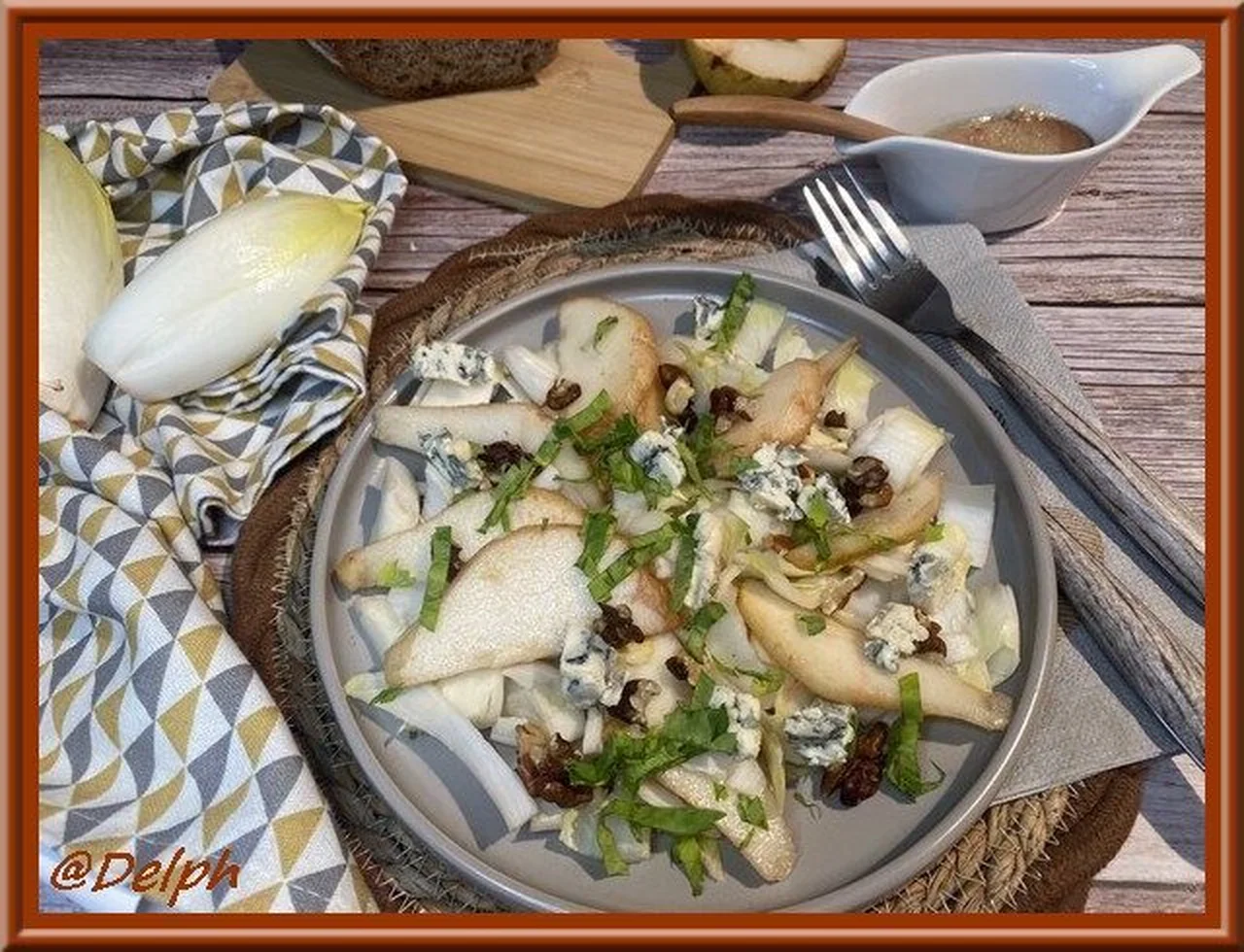 Salade d'endives, fourme d'Ambert, poire et noix