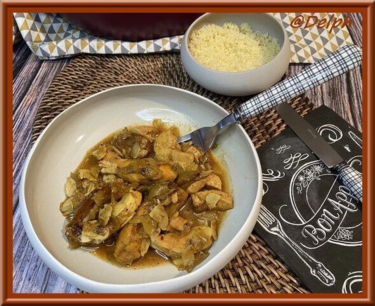 Tajine de poulet aux dattes et au miel