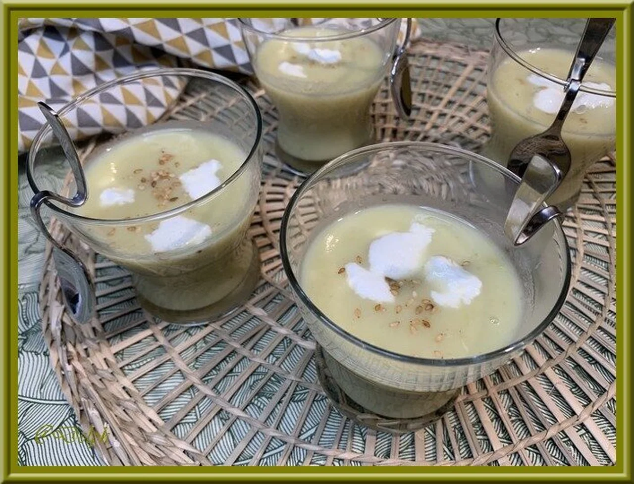 Velouté d'asperge au chèvre frais