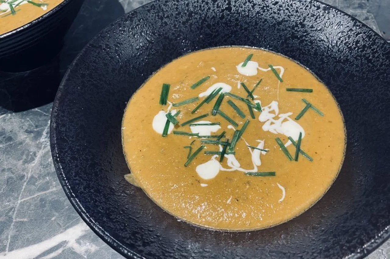 Soupe aux aubergines et cacahuètes