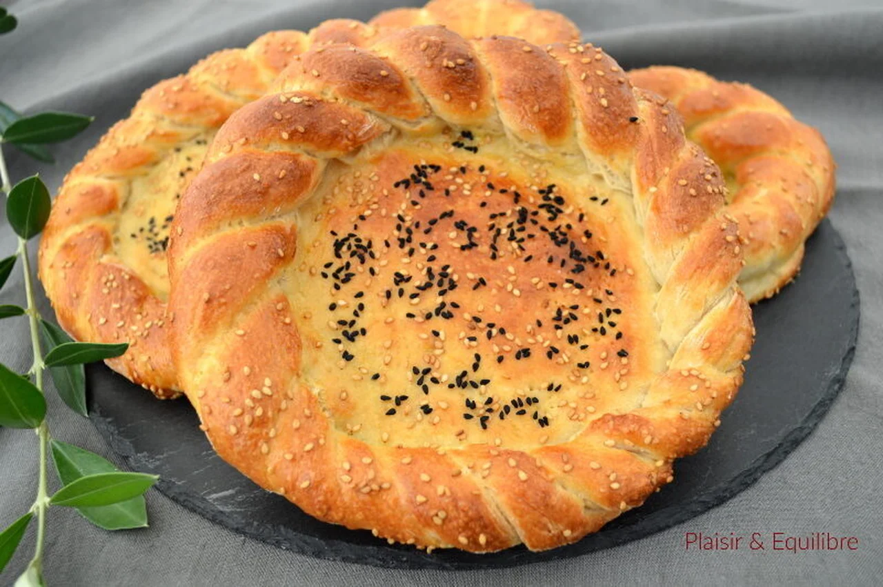 Naan Roghani Bread