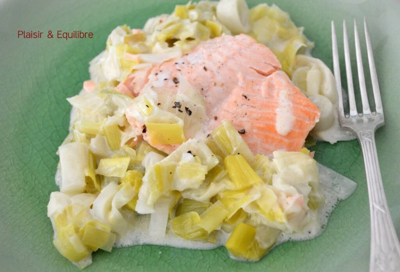 Saumon aux poireaux à la crème et moutarde