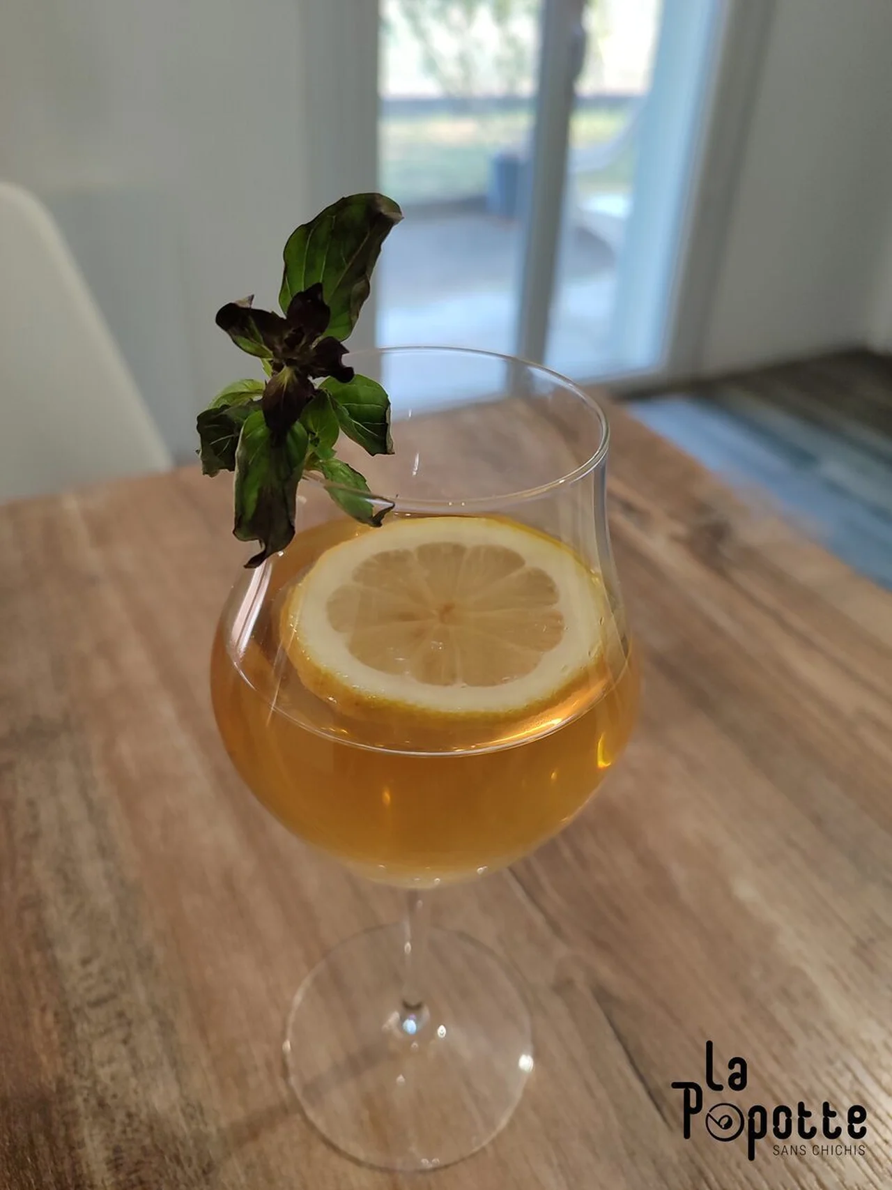 Thé glacé citron basilic thaï