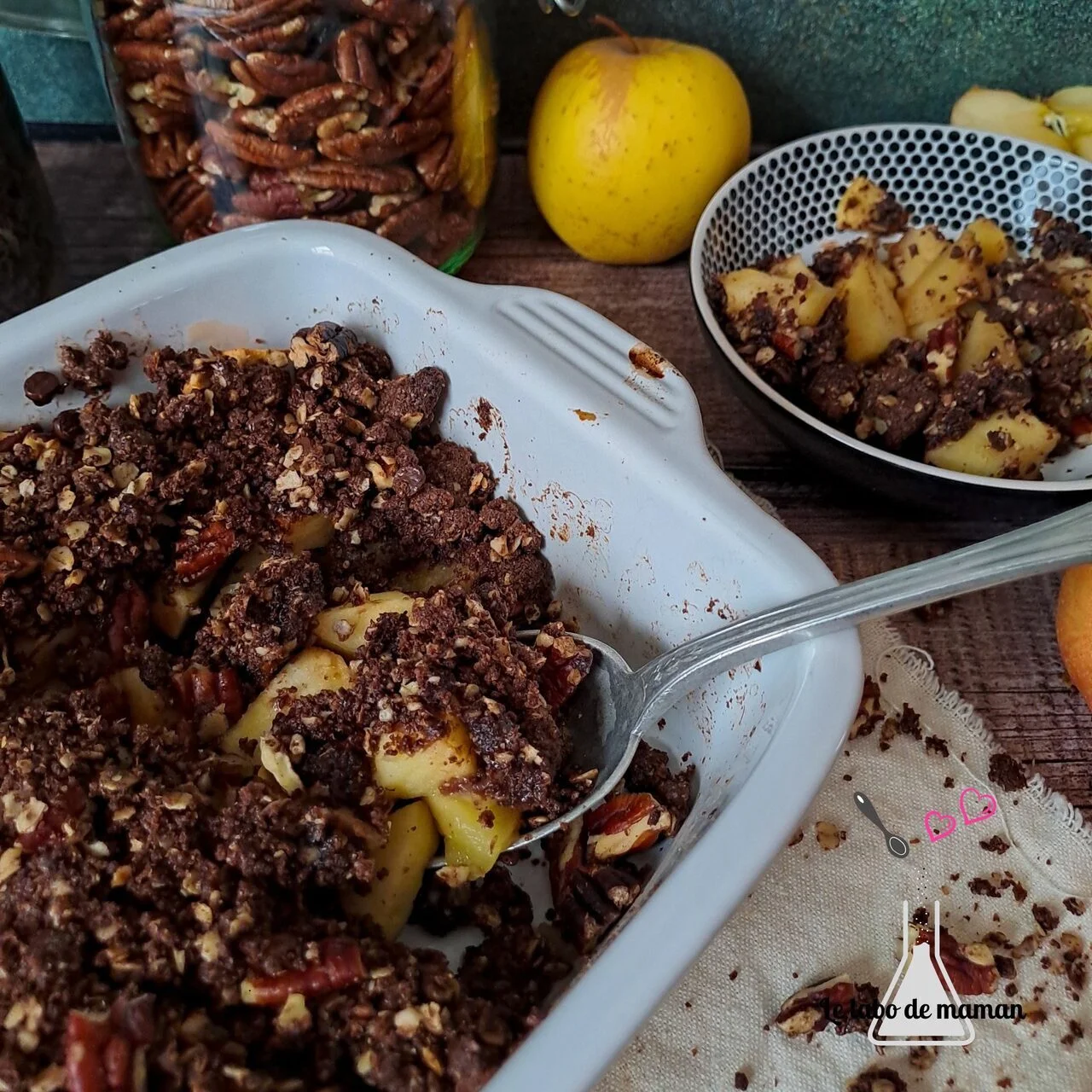 Crumble chocolat, pommes et noix de pécan