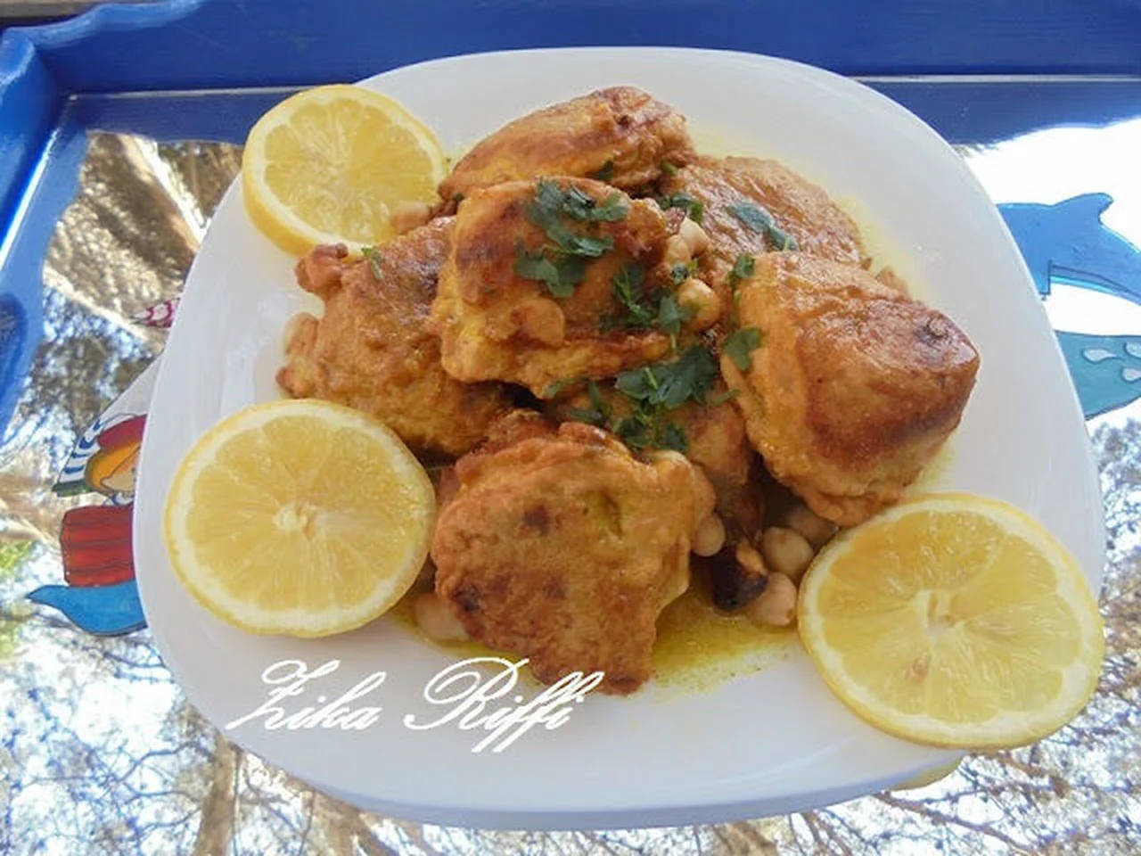 Beignets de poulet frit deux fois, sauce blanche cannelle