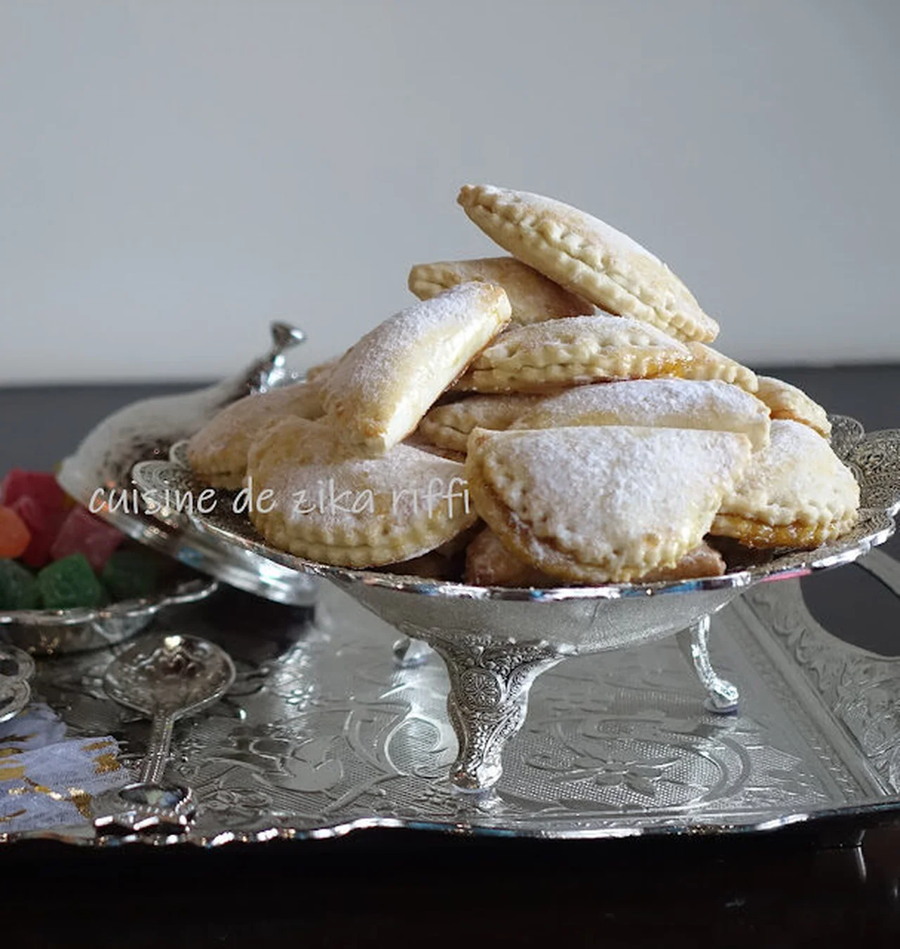 Chaussons au petit suisse et compote de poires