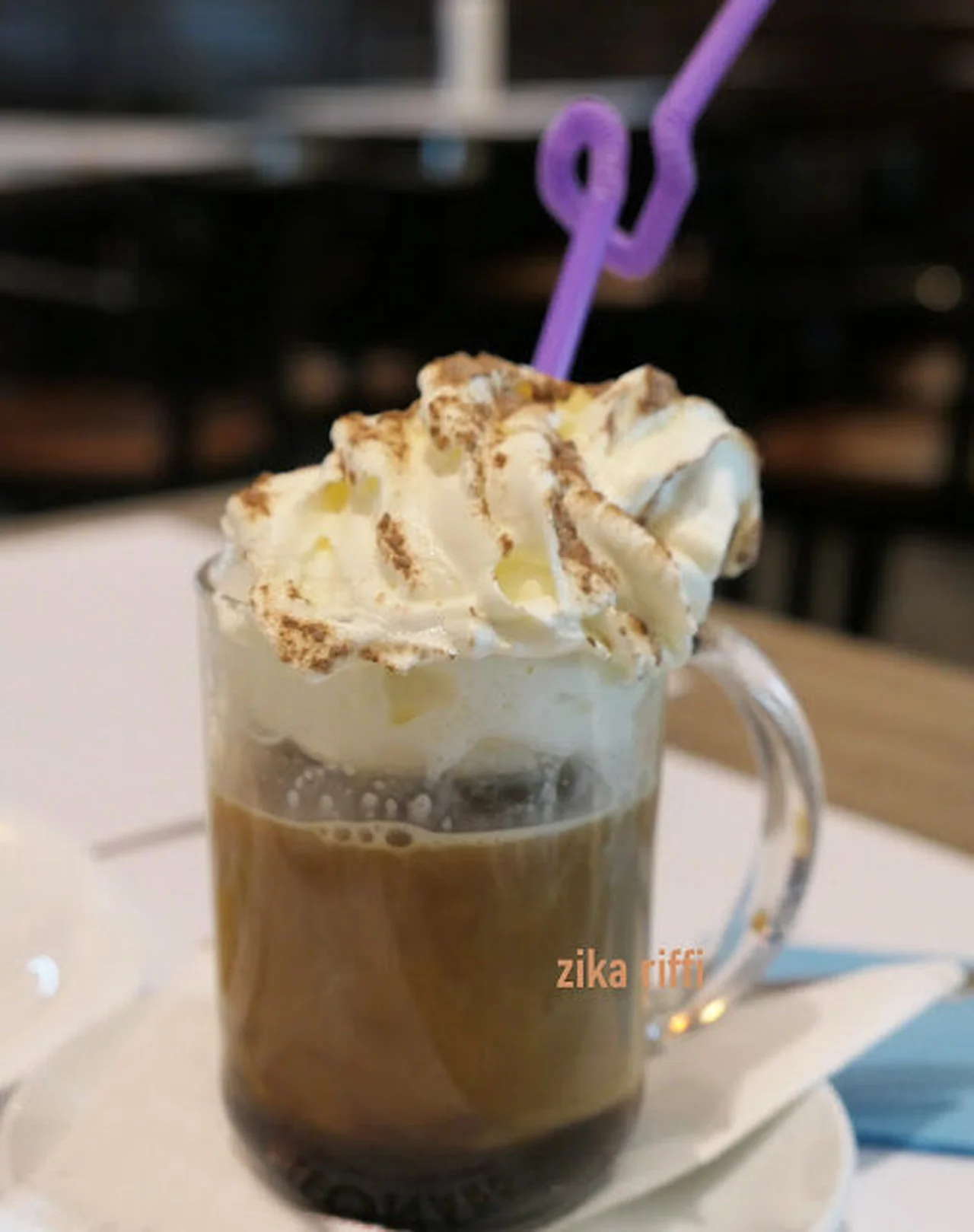 Chocolat chaud à la crème fouettée