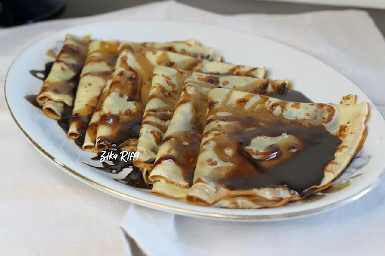 Crêpes moelleuses fleur d'oranger sauce chocolat