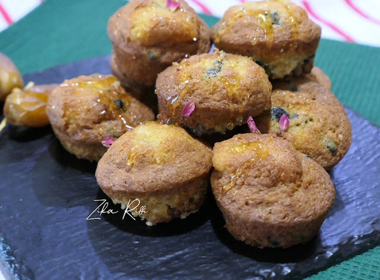Muffins myrtilles, dattes, amandes et miel de cèdre