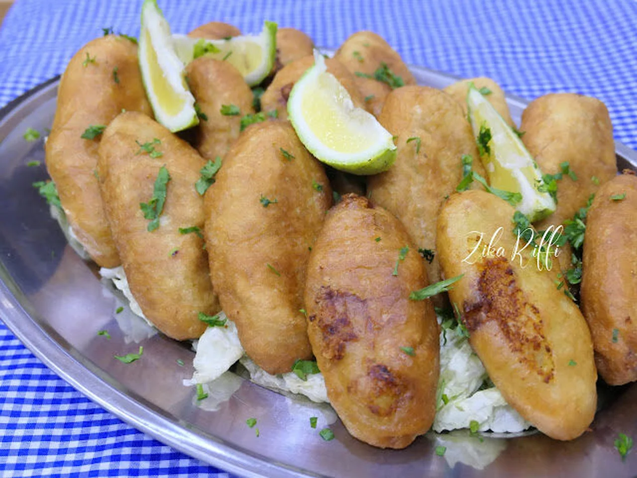 Petits pains frits farcis pomme de terre-parmesan