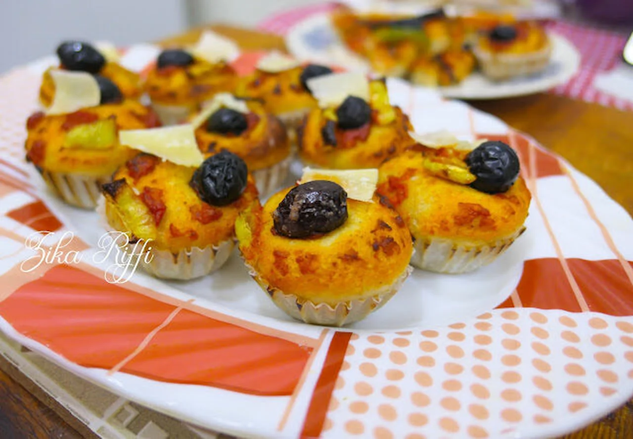 Pizza muffin, pâte au parmesan