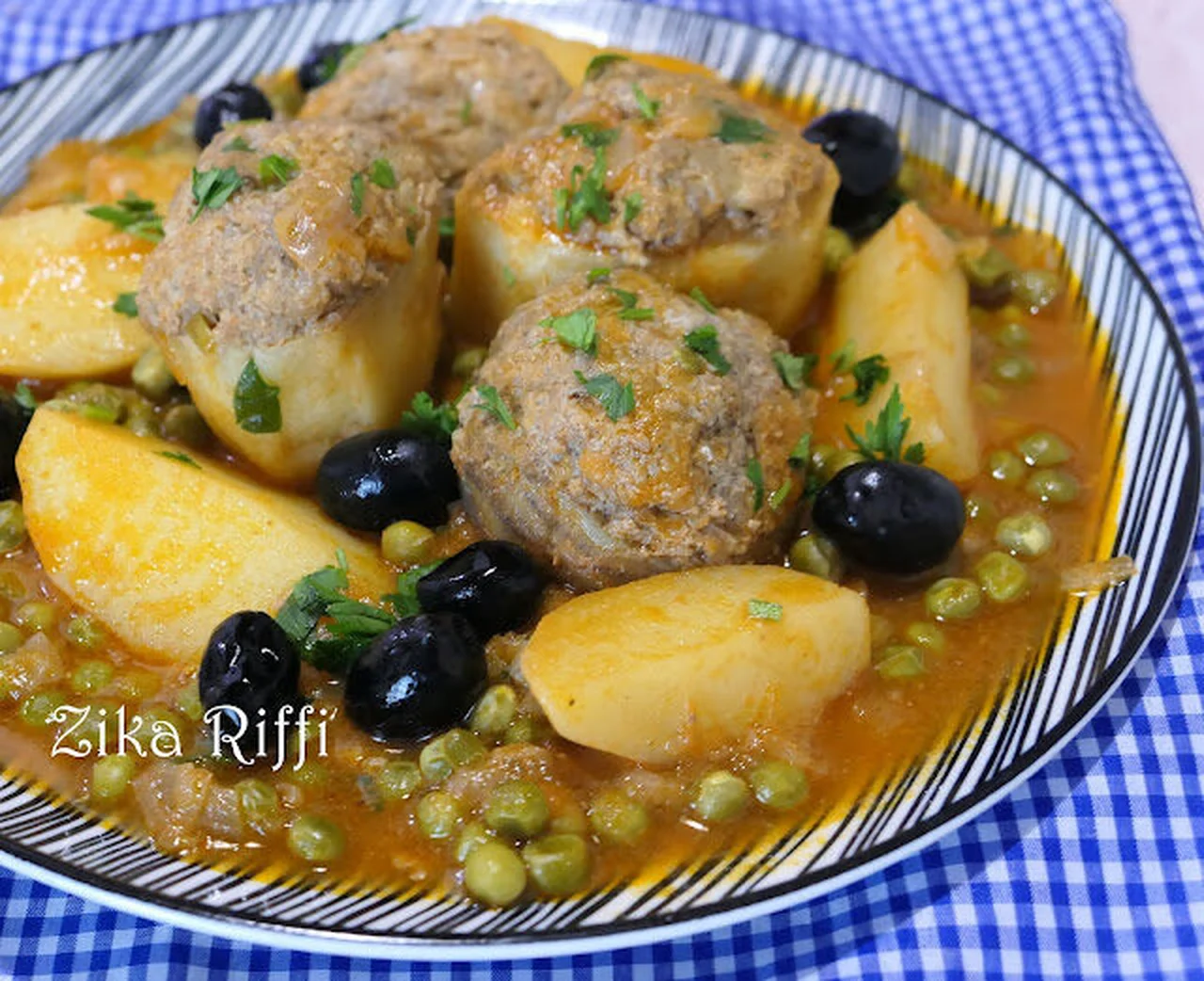 Ragoût petits pois, pomme de terre et artichauts farcis