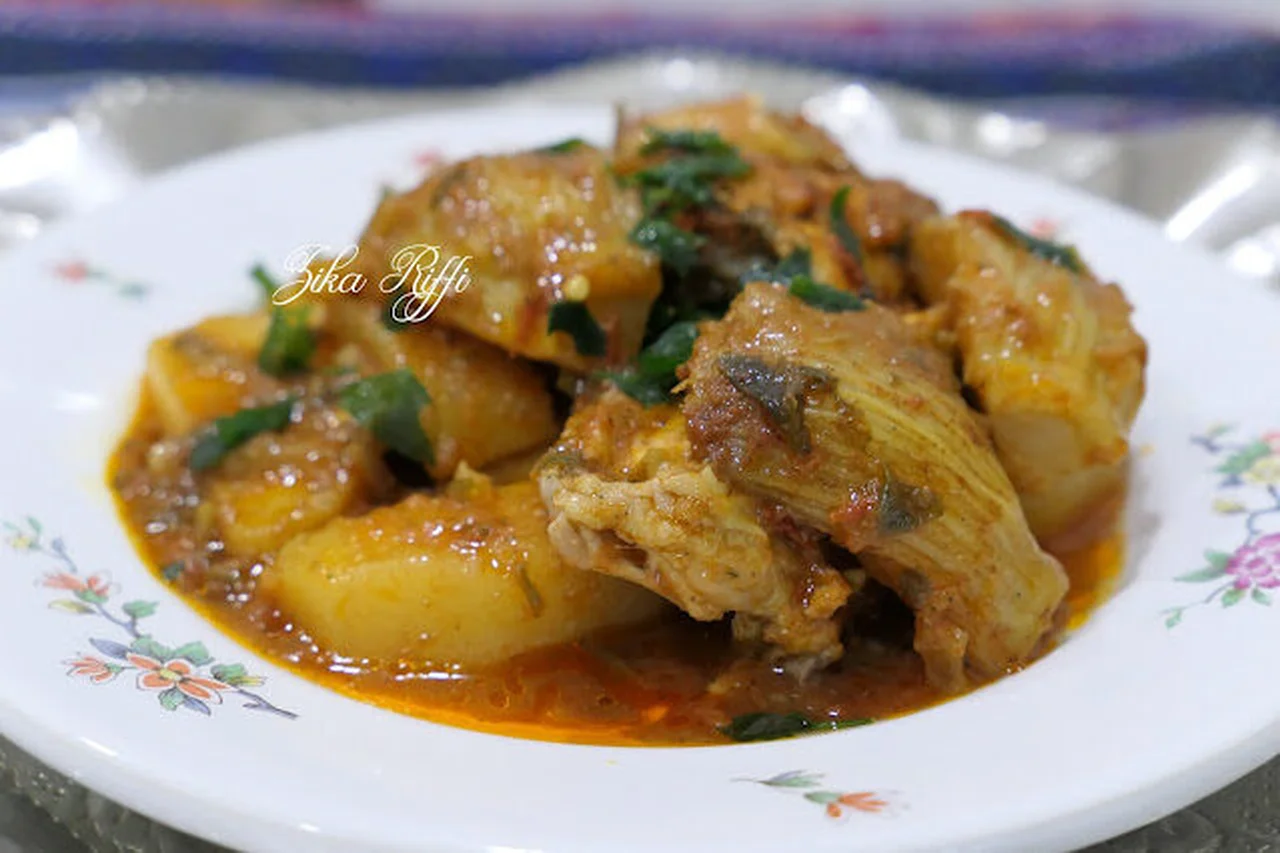 Ragoût pomme de terre au fenouil et poulet, sauce tomate