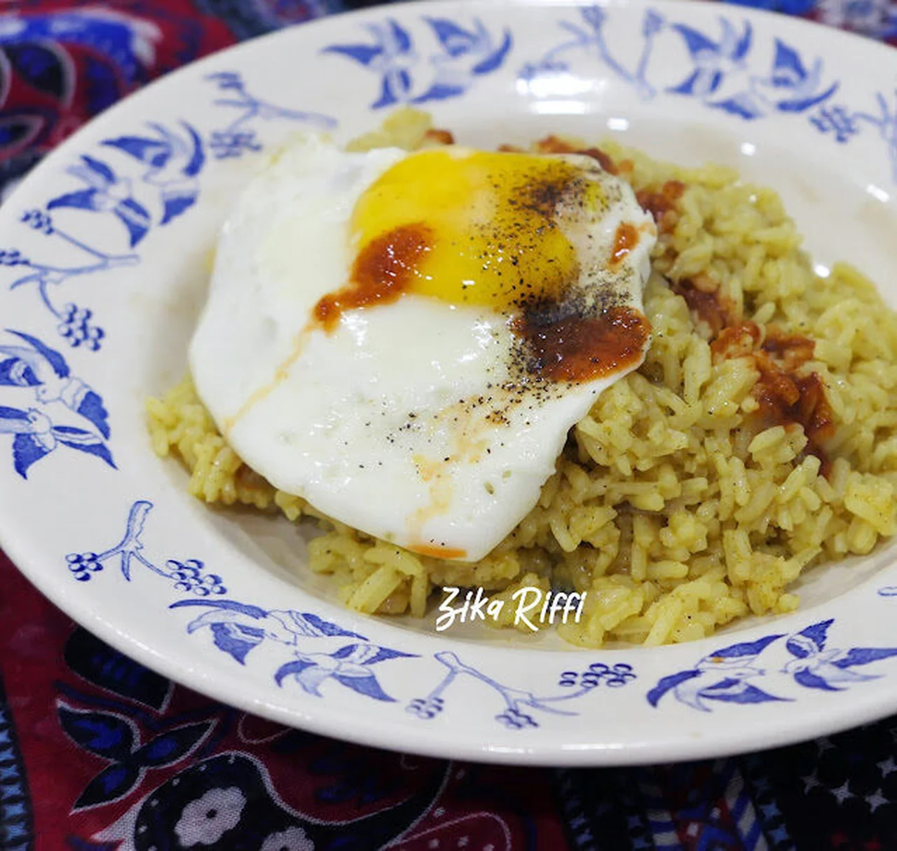 Riz sauté et sa sauce pimentée