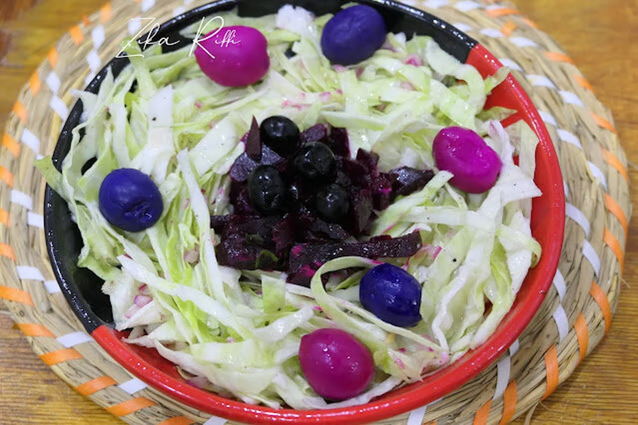 Salade de chou blanc aux betteraves, sauce ravigote