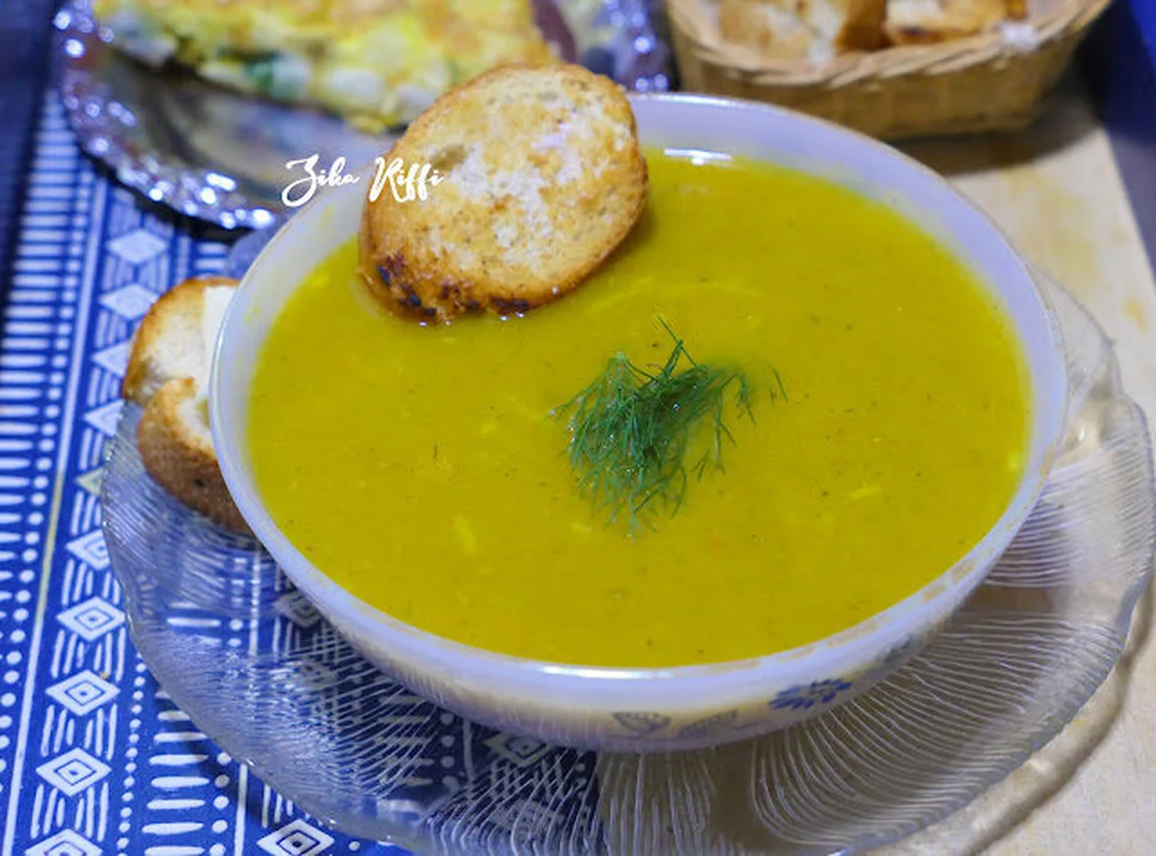 Soupe de poireaux, butternut et pommes de terre à l'aneth