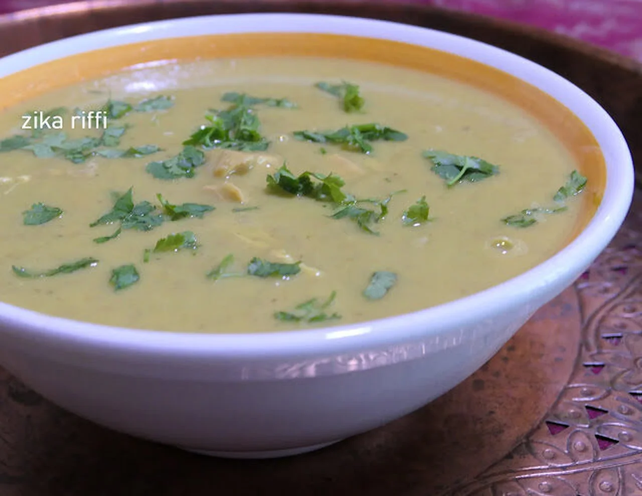 Soupe de pois cassés au poulet