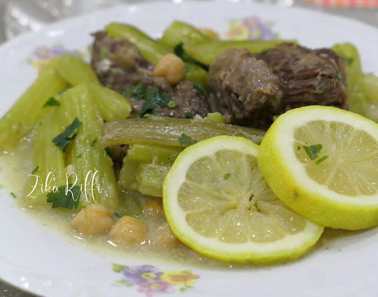 Tajine de céleri à l'agneau sauce blanche au citron