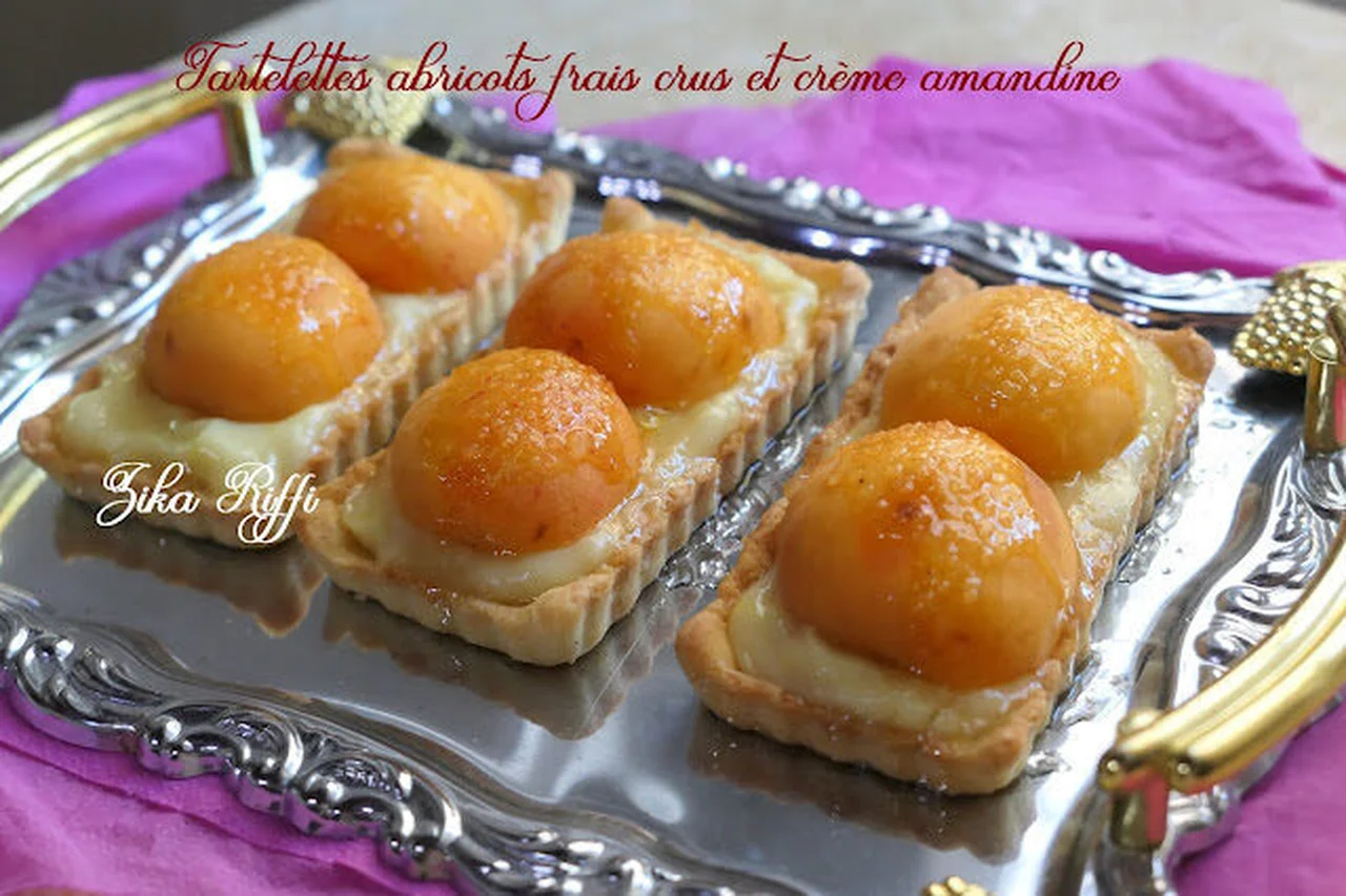 Tartelettes aux abricots frais et crème amandine