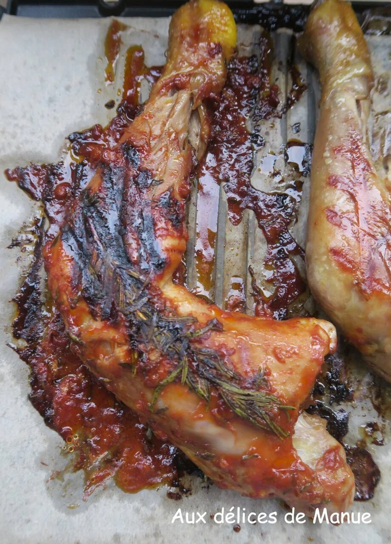 Cuisse de poulet tomate, ail et herbes au grill-plancha