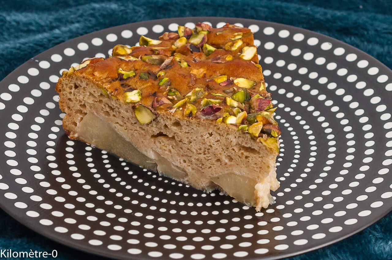 Gâteau moelleux aux poires, pistaches et ricotta
