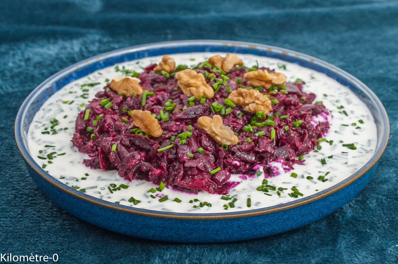 Salade de betteraves rouges aux noix et à la feta