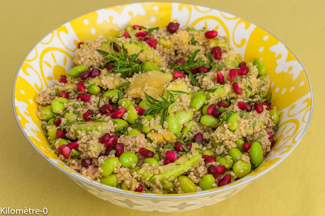 Salade de semoule d'épeautre aux edamame, avocats et grenade