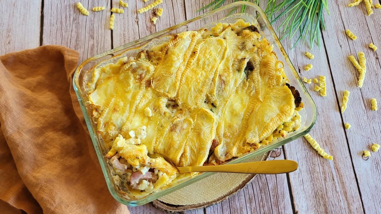 Gratin de pâtes alsaciennes au Munster et lardons