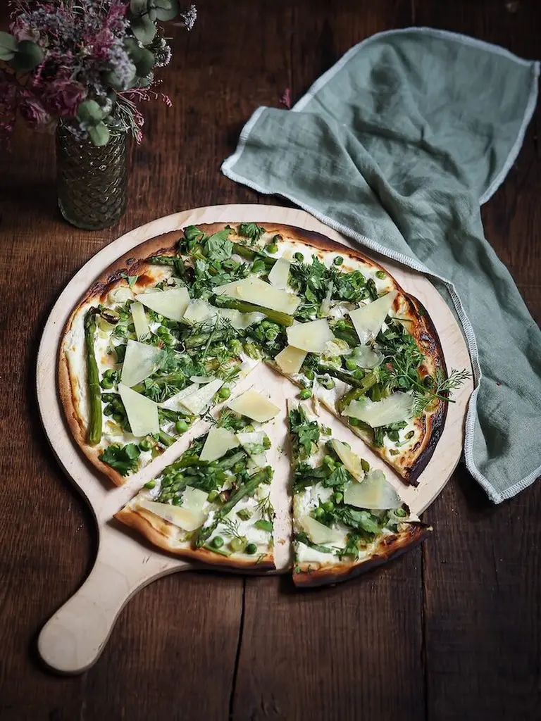 Tarte flambée aux légumes de printemps