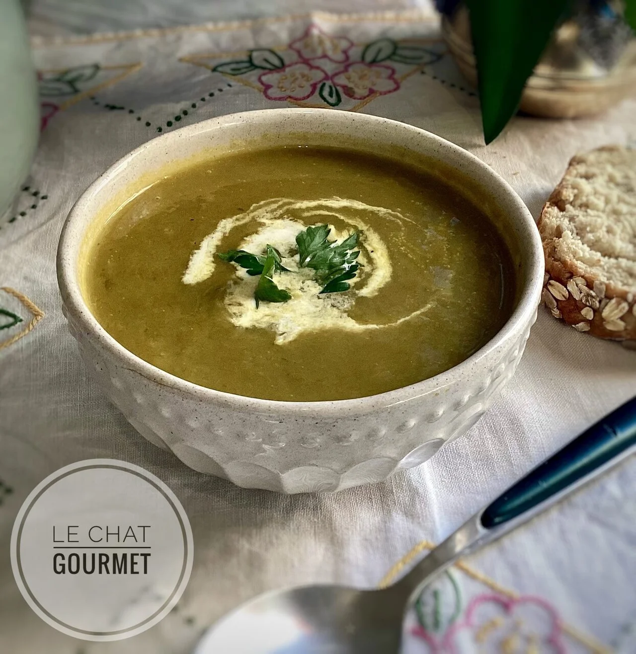 Soupe anti-gaspi verts de poireaux, carottes et pommes de terre