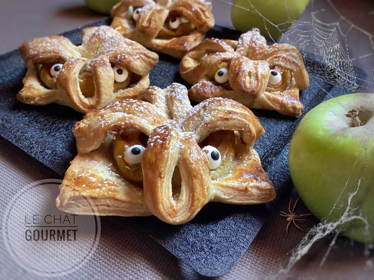 Tartelettes feuilletées aux pommes d'Halloween