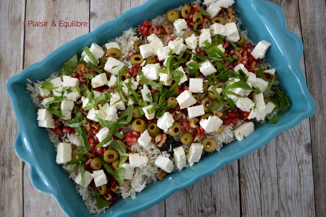 Riz au four à la menthe, grenade et olives