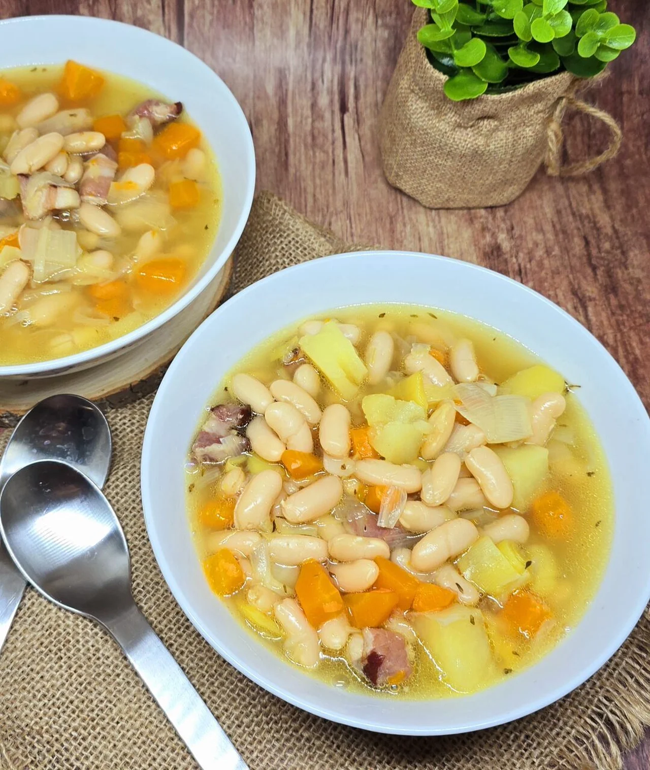 Soupe paysanne aux haricots blancs