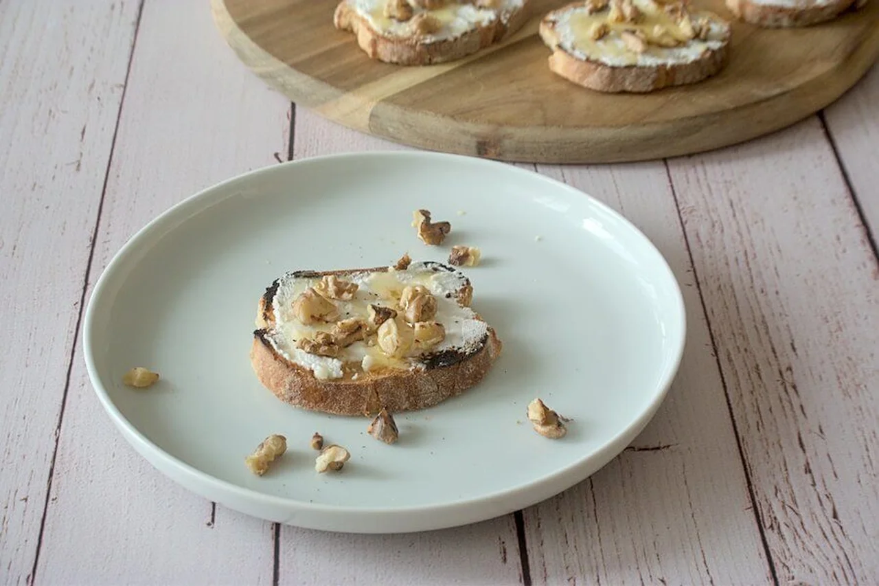 Bouchées au chèvre et noix caramélisées