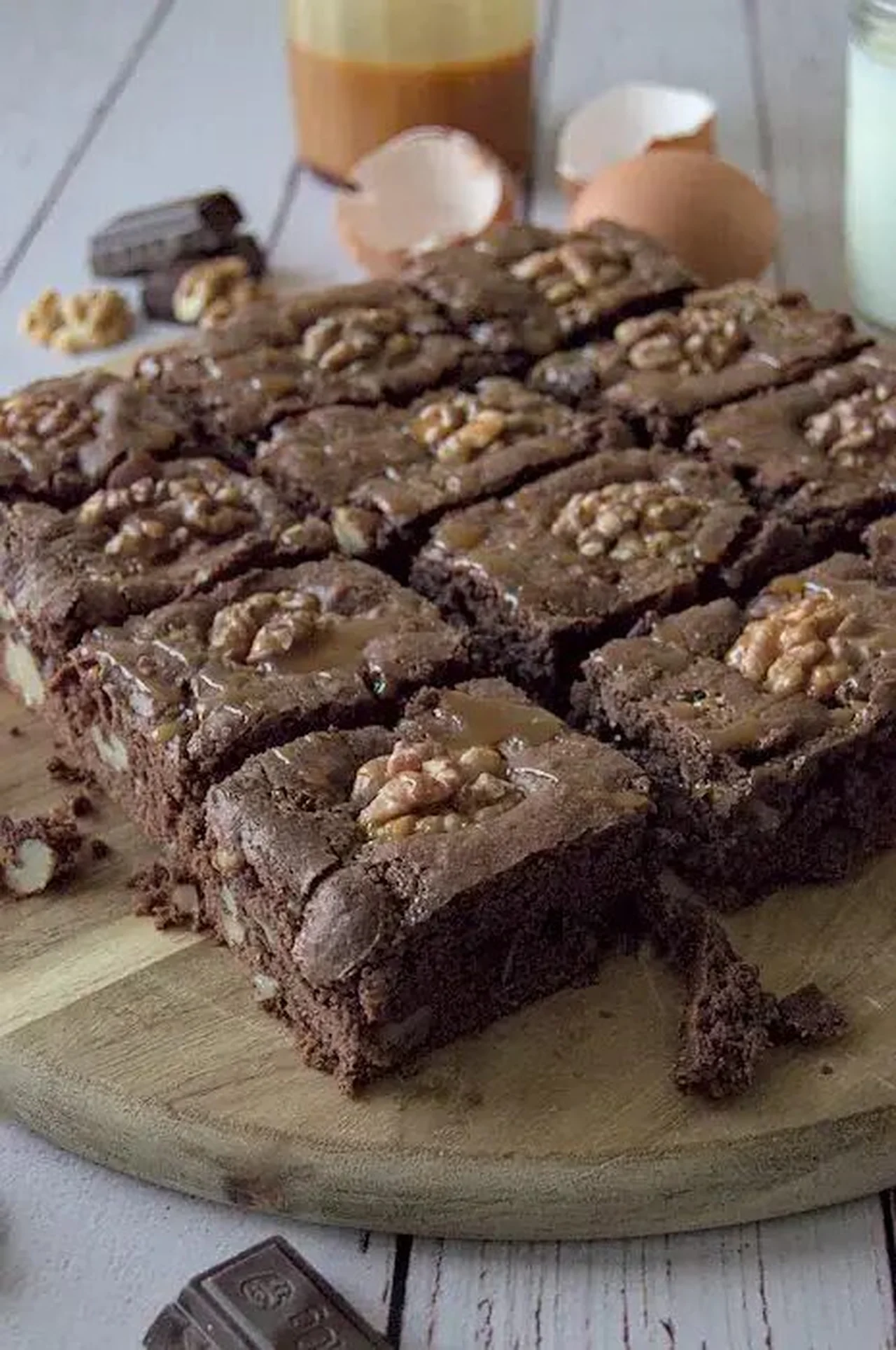 Brownie au chocolat aux noix et caramel