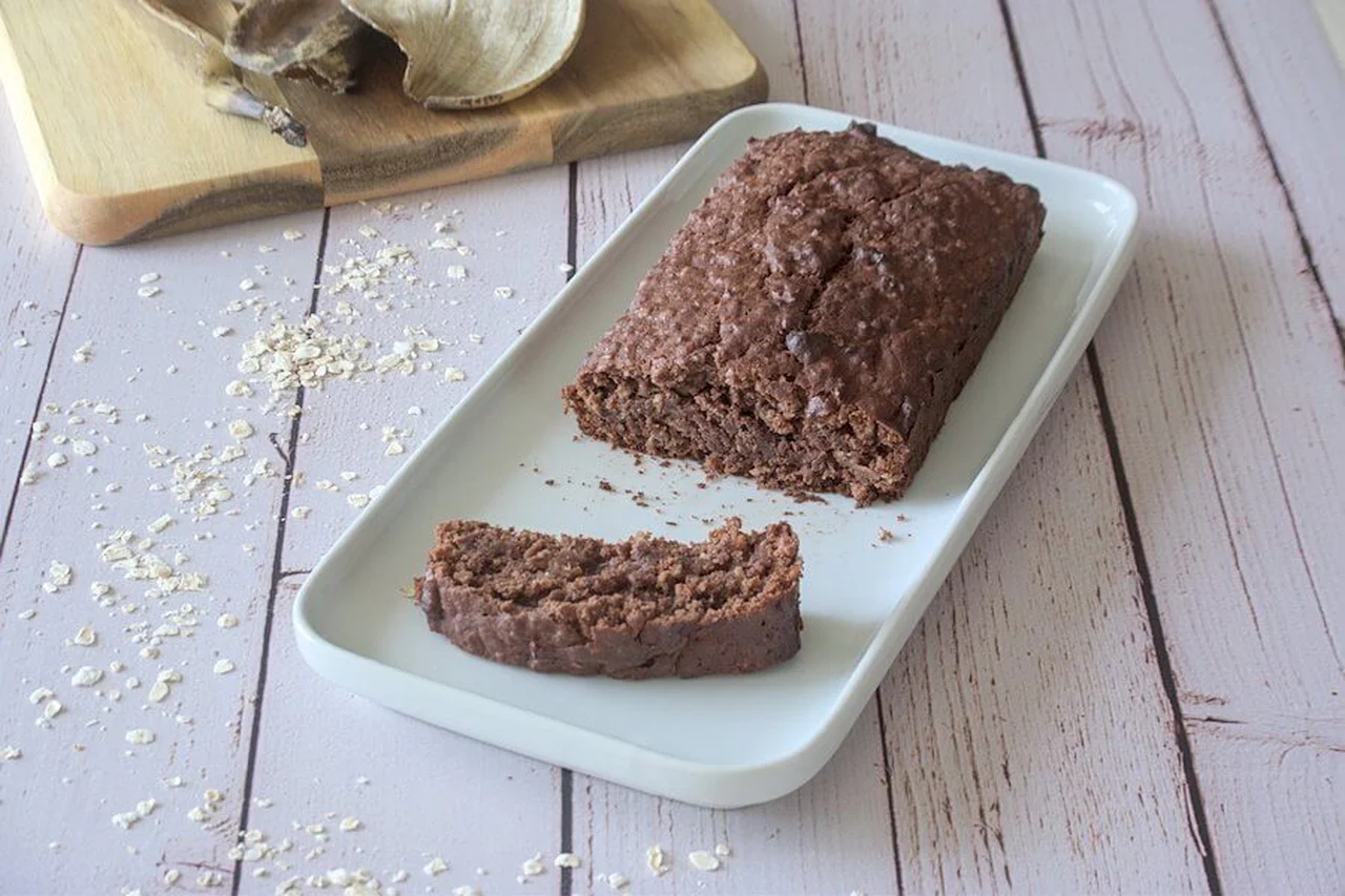 Cake à la banane, cacao et flocons d'avoine