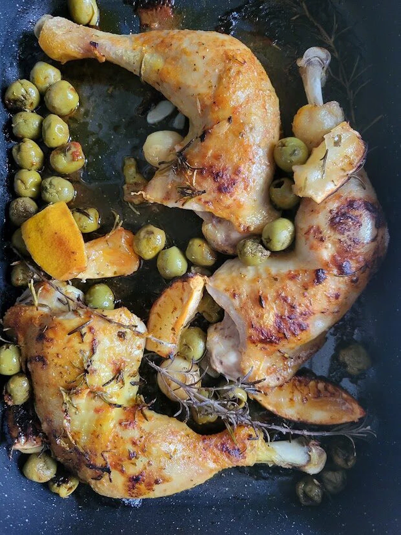 Cuisses de poulet au citron et olives