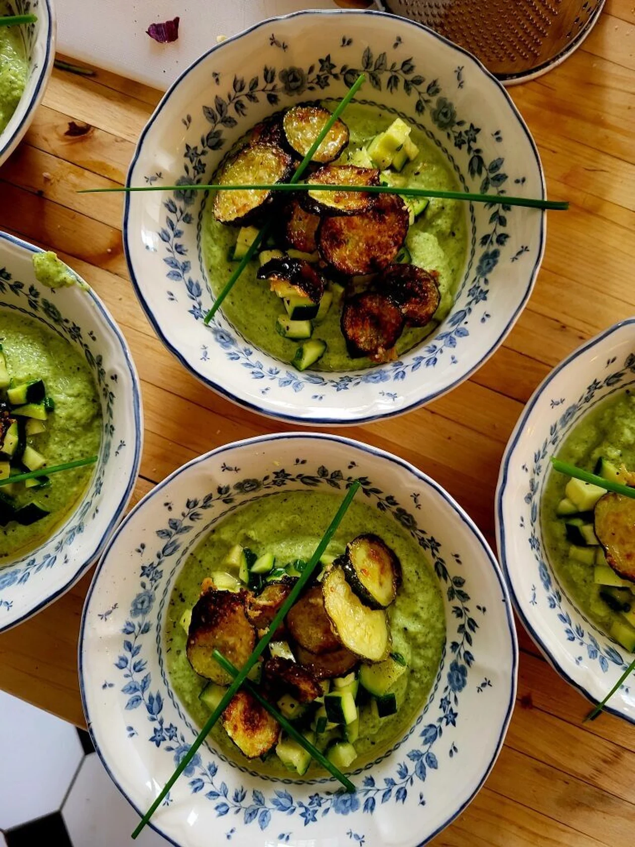 Gazpacho de courgettes et ricotta