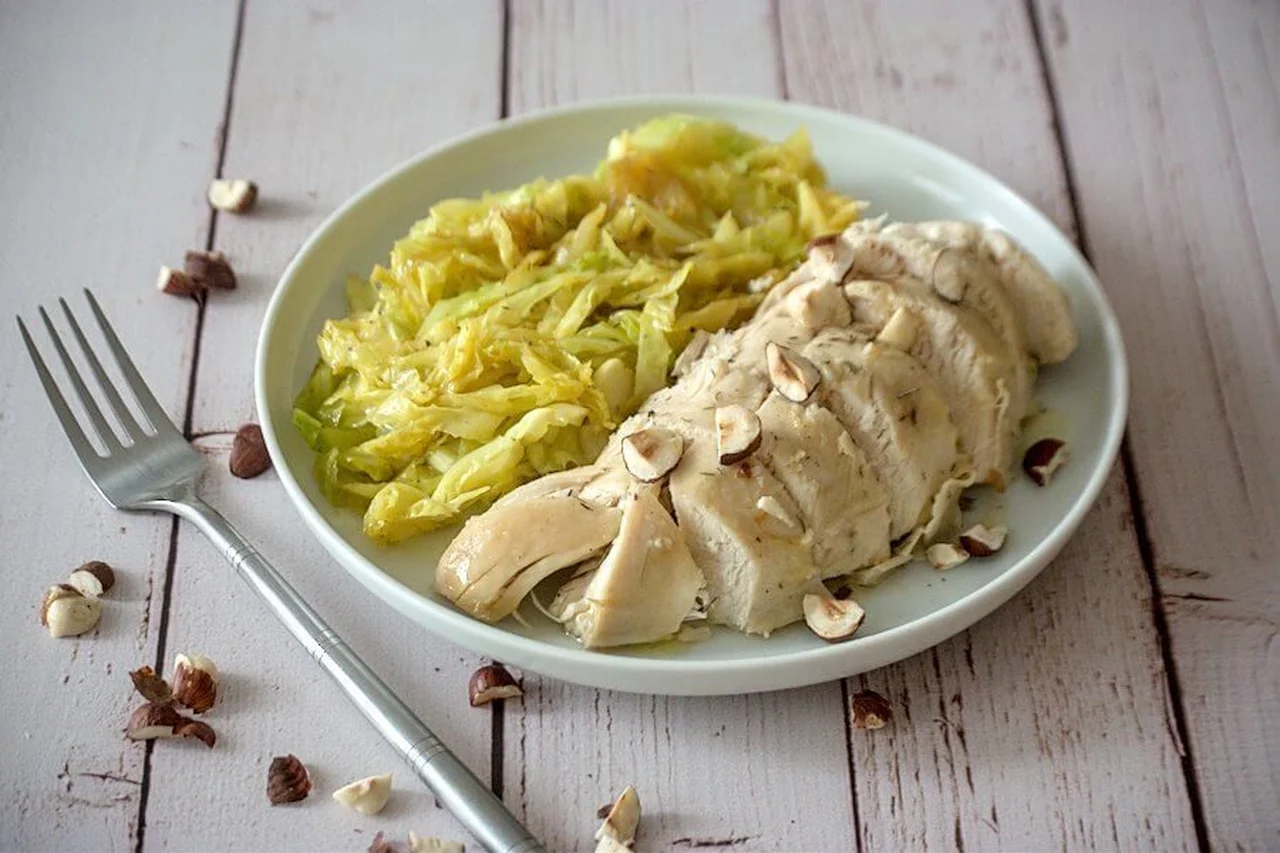 Poêlée de chou au poulet et aux épices