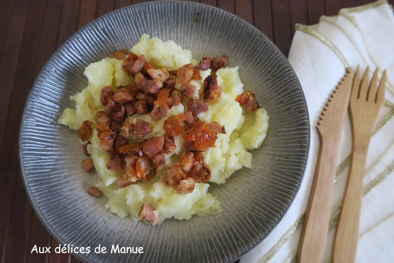 Ecrasé de pommes de terre à la crème et lardons