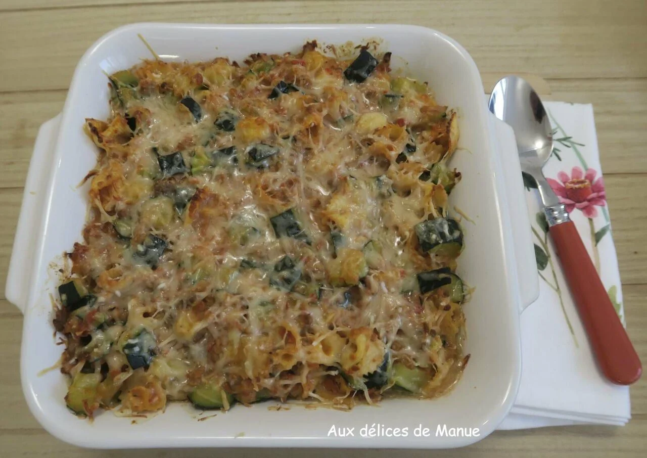 Gratin de courgettes aux pâtes et à la bolognaise