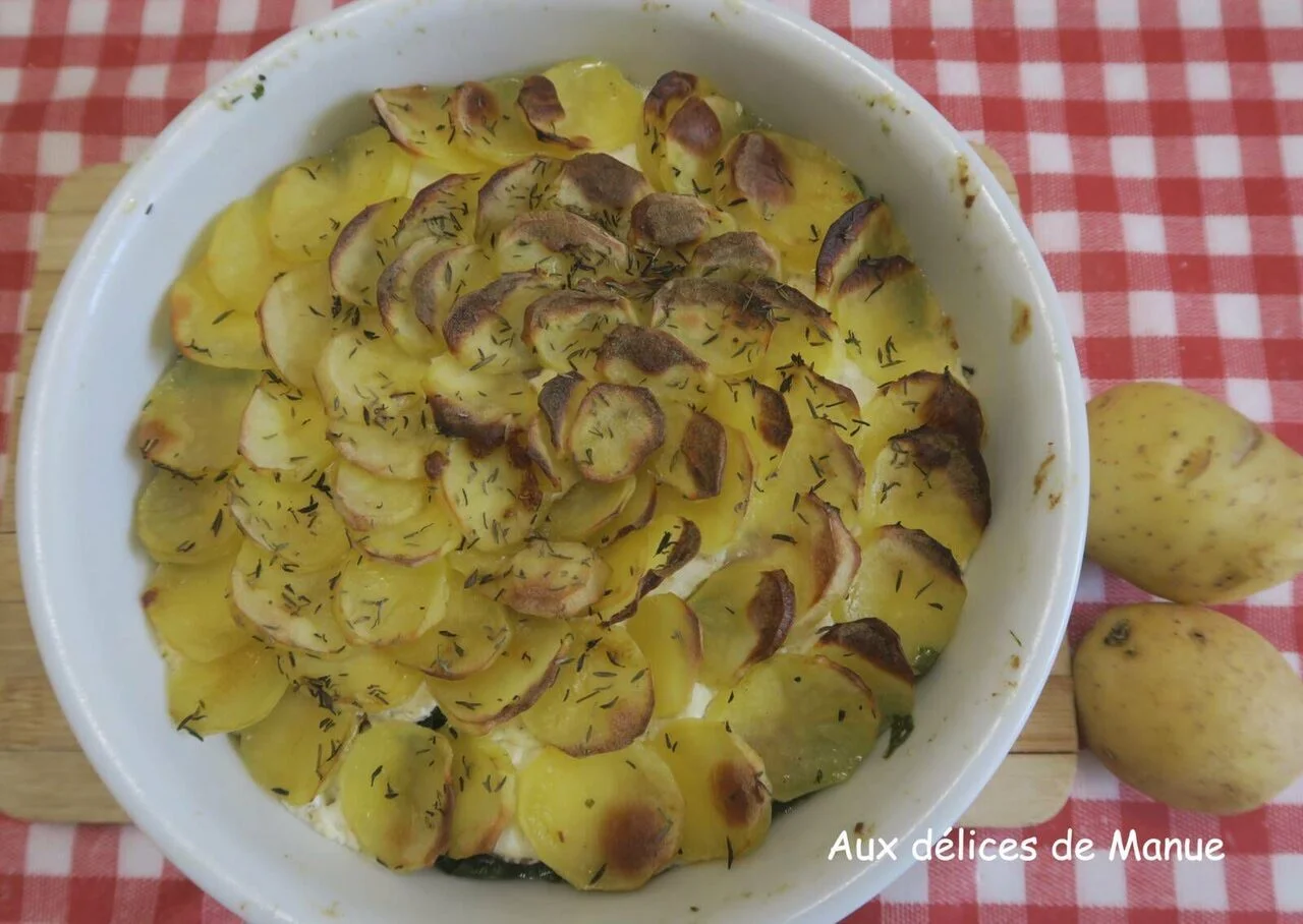 Gratin de pommes de terre et épinards au saucisson à l'ail