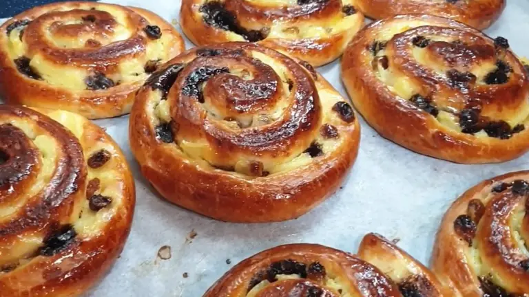 Pain aux raisins