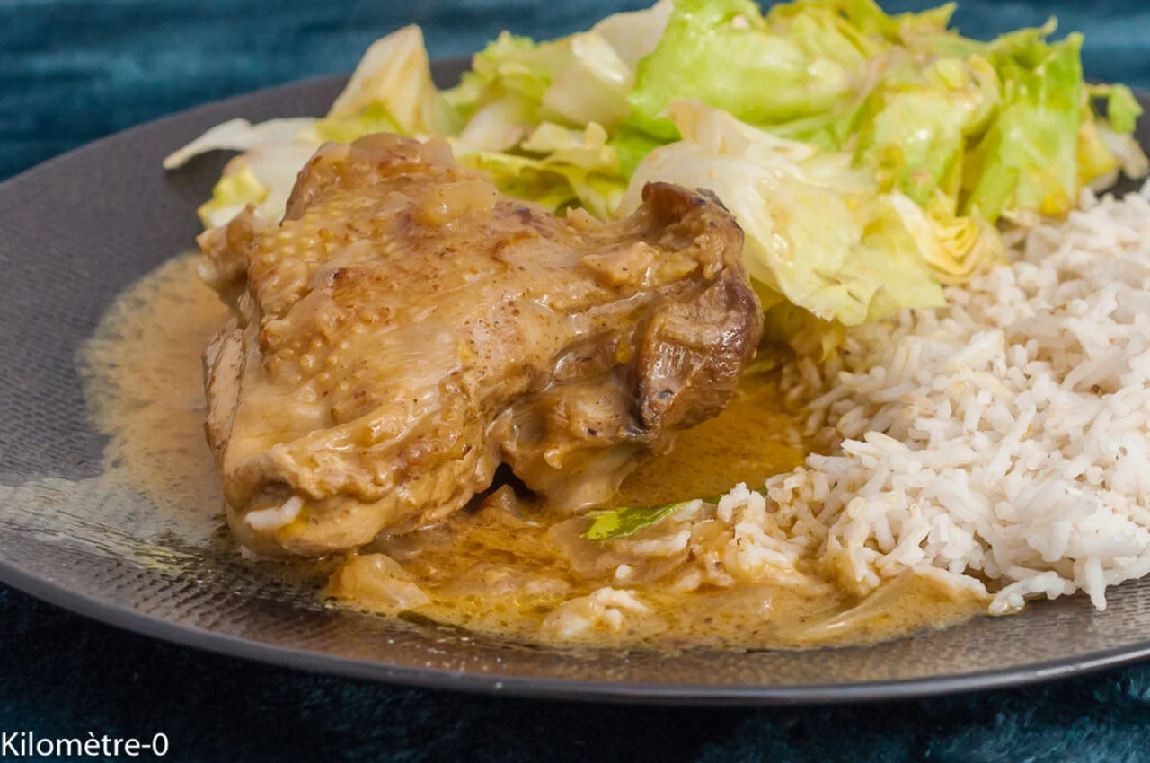 Poulet mijoté au curry et crème de coco